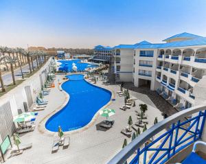 an image of the pool at the resort at Flow Spectrum Resort Sahl Hasheesh in Hurghada
