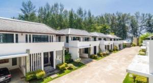 Tòa nhà nơi khách sạn tọa lạc