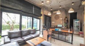 Гостиная зона в OYO 75368 Demadre Resort