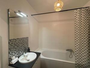 Φωτογραφία από το άλμπουμ του La Parenthèse σε Κομπιέν