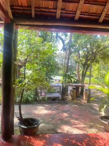 En have udenfor Nhà Sen Phước Hải