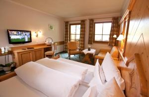 En TV eller et underholdningssystem på Hotel Astoria