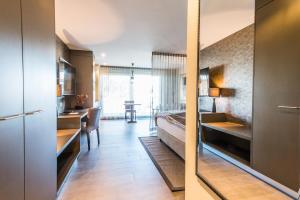 Kuchyň nebo kuchyňský kout v ubytování Hotel My Way Zürich Wallisellen