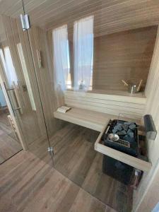 Koupelna v ubytování Roncola 2021