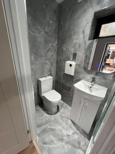 Ένα μπάνιο στο Easy Airport Access - Heathrow Stay