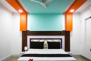 Gallery image of Hotel O by OYO The Royal Velvet in Kolkata +23 photos