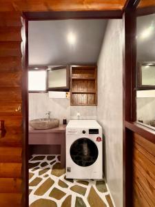 Φωτογραφία από το άλμπουμ του Alexander's Heavenly Home σε Agios Vlasios