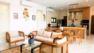 Nhà bếp/bếp nhỏ tại Villa Nadsuree Ao-Nang Modern House