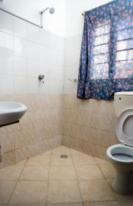 Koupelna v ubytování Marion's incredible 1 bedroom apartment + 6 fotografií