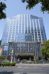 Tòa nhà nơi khách sạn tọa lạc