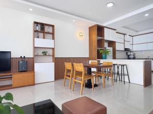 Η κουζίνα ή μικρή κουζίνα στο Oasky View Thap Tam Thang - Blue Homestay Vung Tau