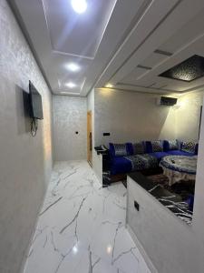 TV a/nebo společenská místnost v ubytování اقامة قرب حمام my yaacup