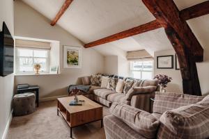 Et tv og/eller underholdning på Gable End, Luxury Apartment, Central Ambleside