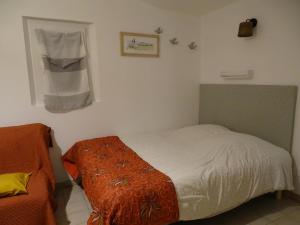 Ένα ή περισσότερα κρεβάτια σε δωμάτιο στο Chambre indépendante