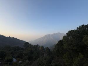 Peisaj natural din apropierea acestui hotel