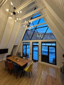 Fotografie z fotogalerie ubytování Qafqaz Mountside Chalet v destinaci Gabala