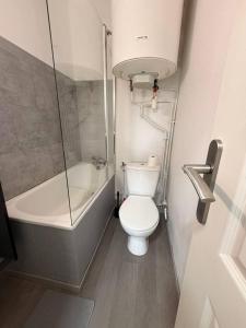 Gallery image of Appartement 3 Kerinou BREST avec TV dans la chambre & le salon - Entrée autonome in Brest +4 photos