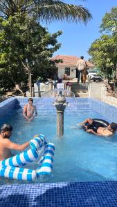 Bazén v ubytování Doddakallu Betta Homestay Coorg nebo v jeho okolí