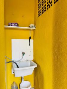 Koupelna v ubytování Aconchego econômico + 13 fotografií