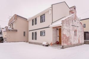 Bygningen som feriehuset ligger i