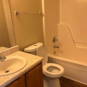 Koupelna v ubytování Master bedroom with full bathroom