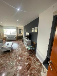 Et opholdsområde på Piso muy amplio Casco Historico