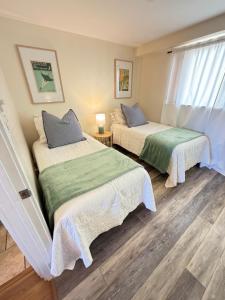 En eller flere senge i et værelse på Kona Plaza 314