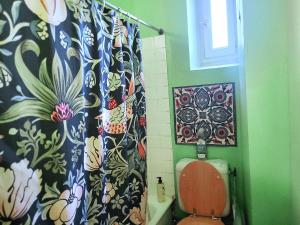 Foto dalla galleria di Appartement lumineux et calme - Lyon 7, métro Debourg a Lione