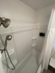 Et badeværelse på A Cozy & Comfortable Retreat! Stay with Me! + 64 billeder