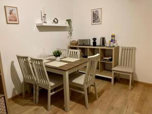 Tiện nghi pha trà/cà phê tại FeWo Monteurswohnung Zum Preußensteig II max 5 Gäste