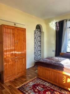 Φωτογραφία από το άλμπουμ του Himalayan Heist σε Jāmb