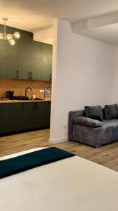 Posezení v ubytování SHoliday Sky Panoramic Apartment New Building Private Parking