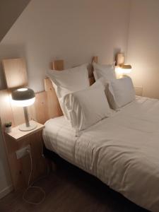 Postel nebo postele na pokoji v ubytování Sous un ciel de somme + 14 fotografií