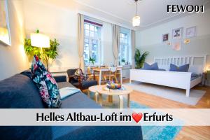 Χώρος καθιστικού στο 12 FEWOs im Jugendstilhaus mit Aufzug, großer Terrasse, Kingsize-Betten, 250Mbts WLAN, 55 Zoll Smart-TV - Nur ein kurzer Spaziergang durch den Park Venedig zur Krämerbrücke - Kostenlose Parkplätze in den umliegenden Straßen - Gaststätte im Haus