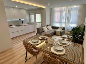 Kuchyň nebo kuchyňský kout v ubytování RÍA LIVING - Mar 03