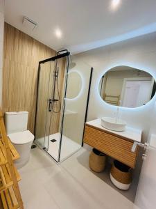 Koupelna v ubytování RÍA LIVING - Mar 03 + 14 fotografií