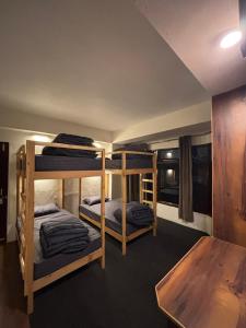 Postel nebo postele na pokoji v ubytování Nivasa