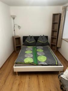 Ένα ή περισσότερα κρεβάτια σε δωμάτιο στο Ferienwohnung Stabentheiner