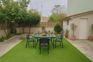 En have udenfor Secret Garden Volos