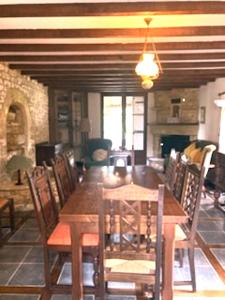 Posezení v ubytování Grande maison en pierre 12 pers 6 chambres 5 SDB piscine
