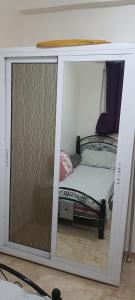 Postel nebo postele na pokoji v ubytování Modern Furnished Apartment + 1 fotografie