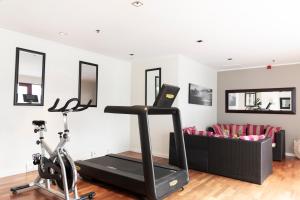 Fitness centrum a/nebo fitness zařízení v ubytování Home Hotel Arcticus