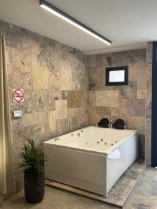 Ένα μπάνιο στο רויאל דליה סויטס +28 φωτογραφίες