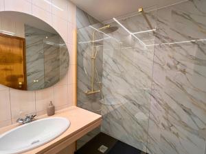 Et badeværelse på Lourença Stays - Vila Beach Apartment 2 + 14 billeder