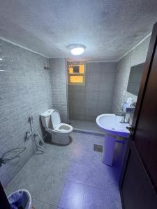 Koupelna v ubytování ماي سويت + 11 fotografií