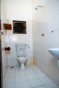 Koupelna v ubytování Marion's incredible 2 bedroom apartment + 13 fotografií