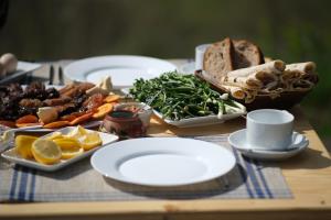 Đồ ăn tại/gần nhà khách +9 ảnh