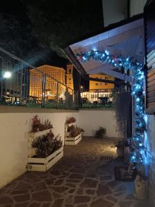 El edificio en el que está el departamento