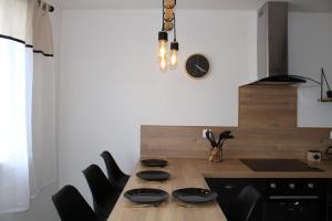 Una cocina o cocineta en Cocon Perret aux Plages du Havre