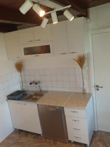 Nhà bếp/bếp nhỏ tại Pure nature lovely view house